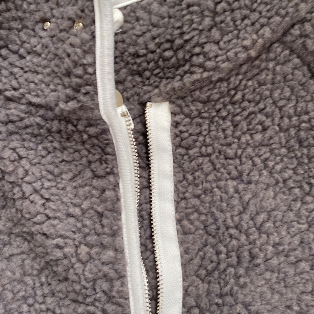 Gray jacket - Picture 7 of 7
